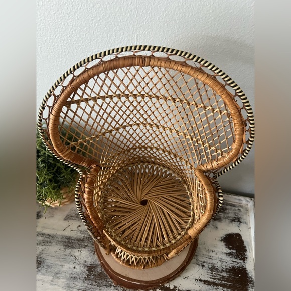 Vintage Wicker Peacock Fan Back Rattan Chair 16” Plant Stand or Doll Boho EVC - Picture 5 of 10